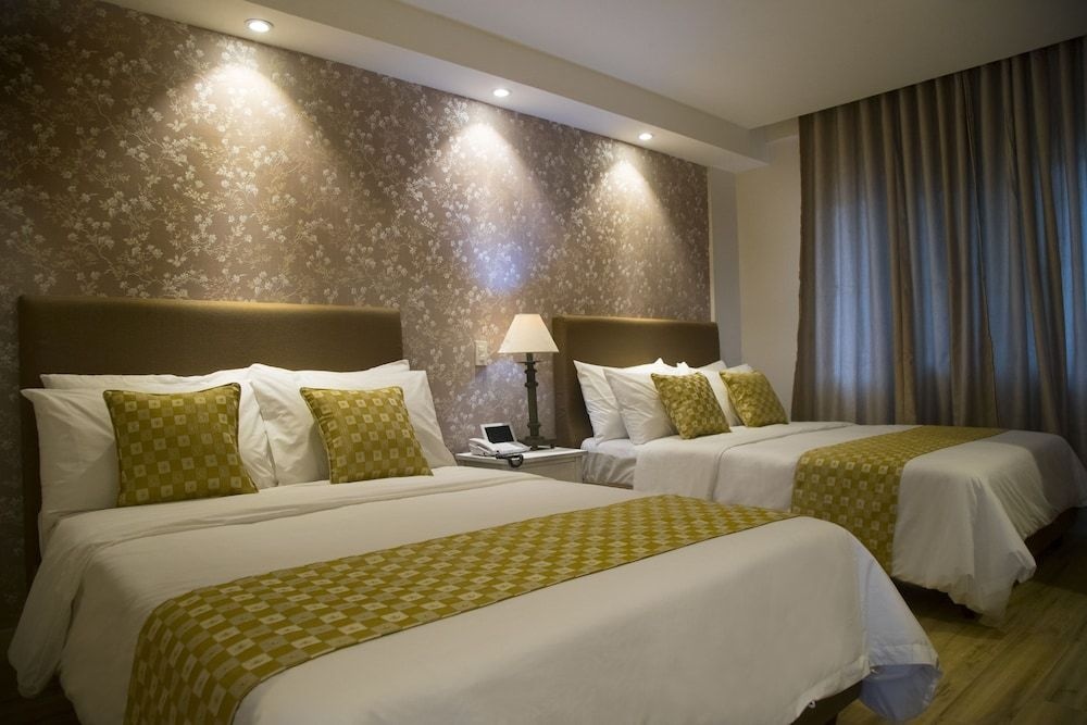 Sola Hotel & Sola Bed and Breakfast