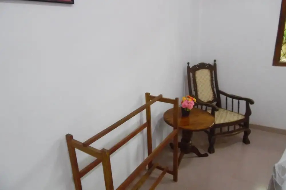 Mango House