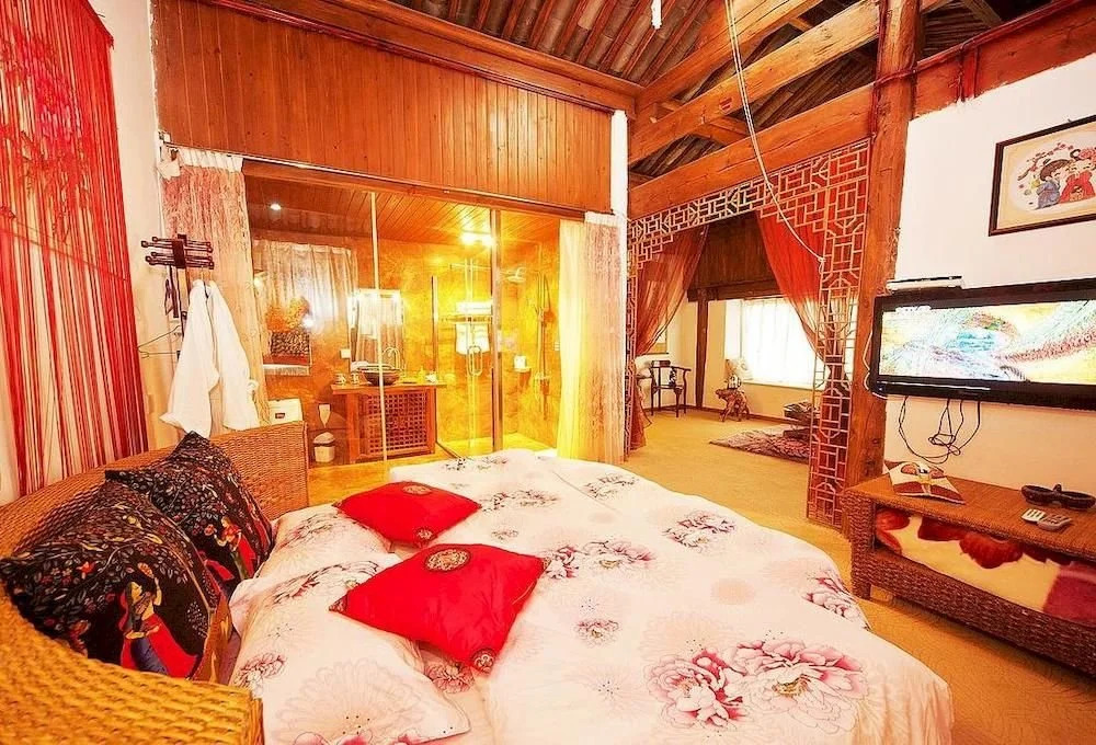Lijiang Caicaijia Inn