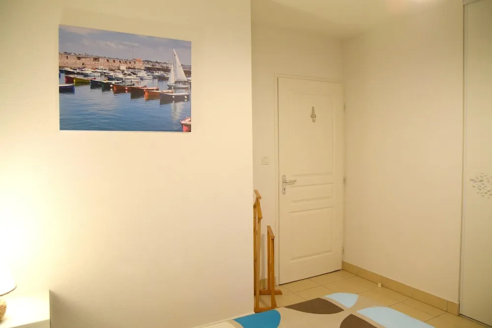 House With 2 Bedrooms in Vaux-sur-mer, With Pool Access, Enclosed Gard