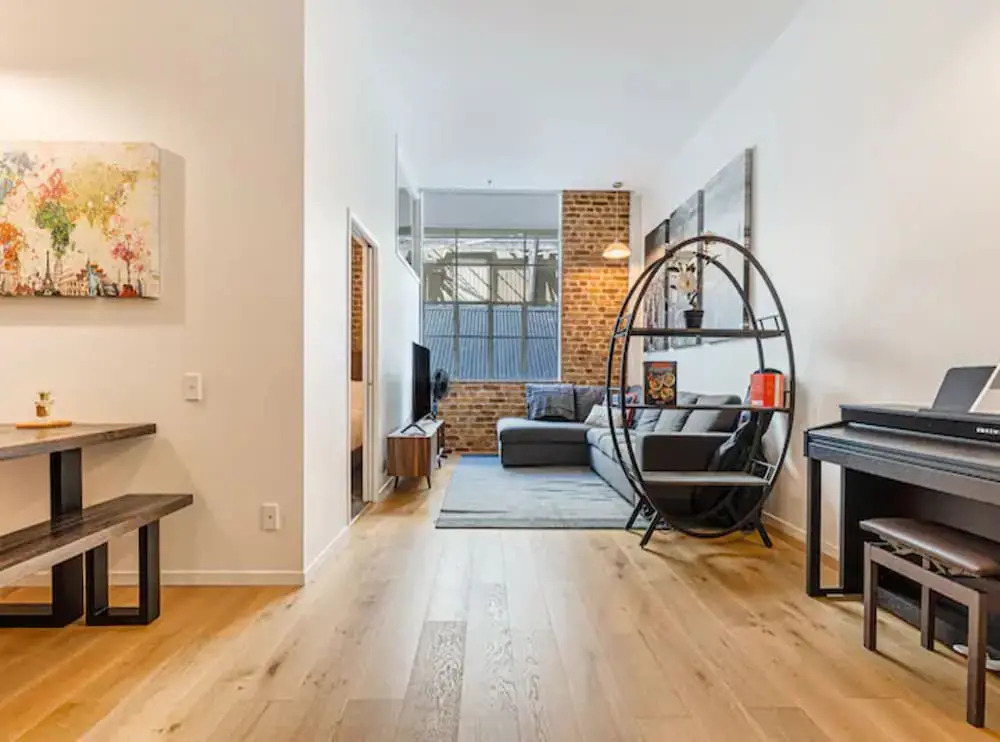 Stylish City Pad Near Sky Tower!