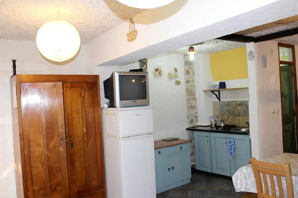 Studio in Betina, With Wonderful City View, Furnished Terrace and Wifi