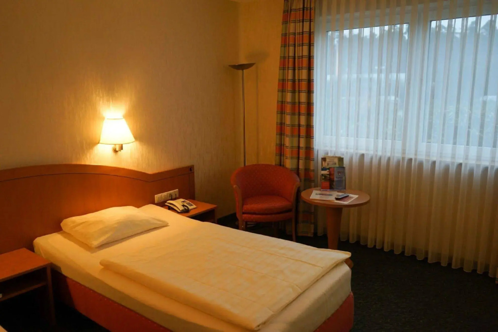 Hotel Circle Inn - Closest to Air Base