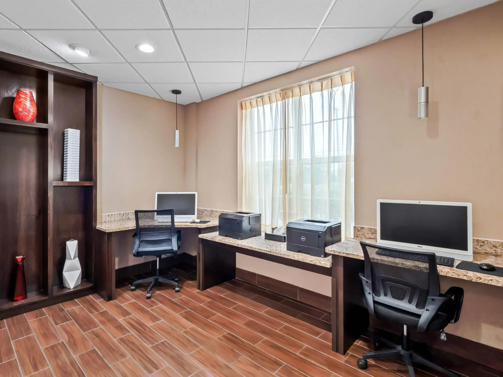 Comfort Inn & Suites