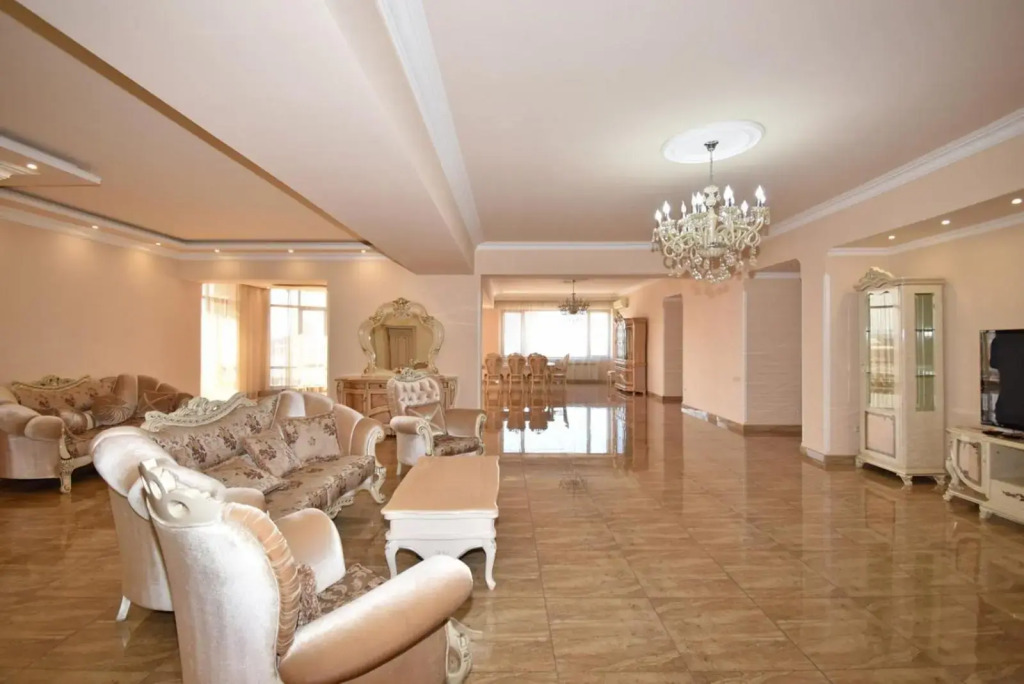 Teryan street, 4 bedrooms Luxury, Unique apartment TT888