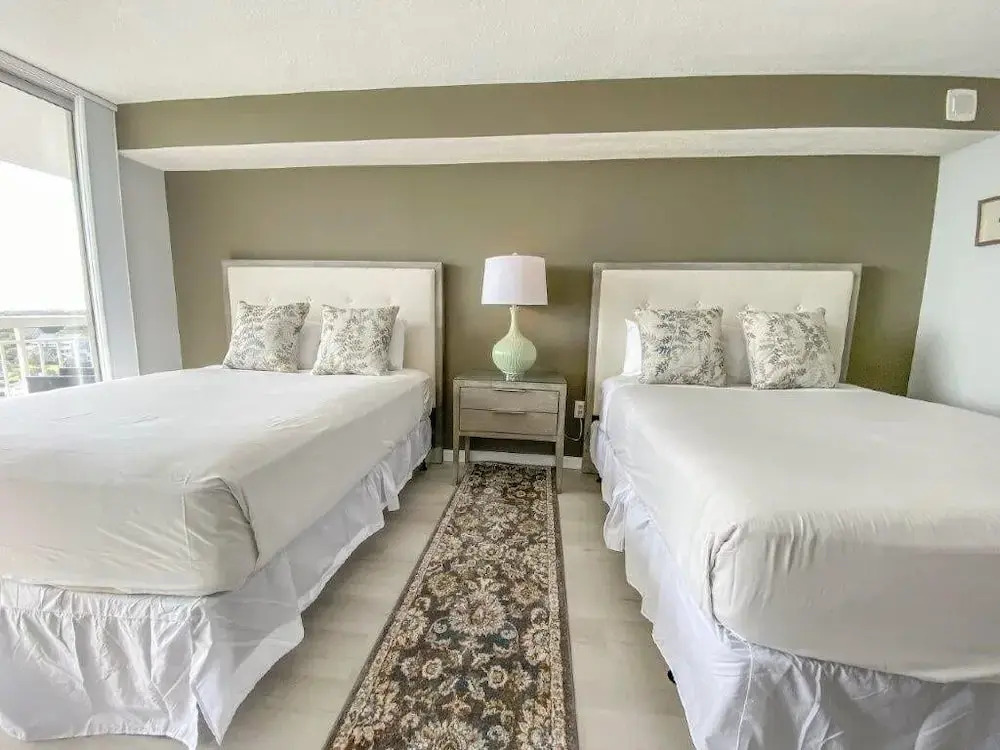 Stunning ocean view remodeled 2 bedroom 2 bath condo, 908 South Hampton 2 Condo