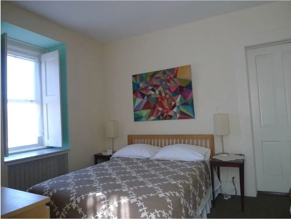 Fort Pl B&B and Gallery