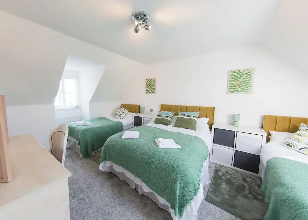 5 Bed Detached House - Sleeps 14