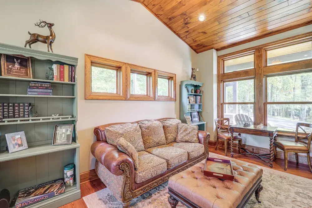Hot Tub + Stunning Views: Luxury Beech Mtn Escape!