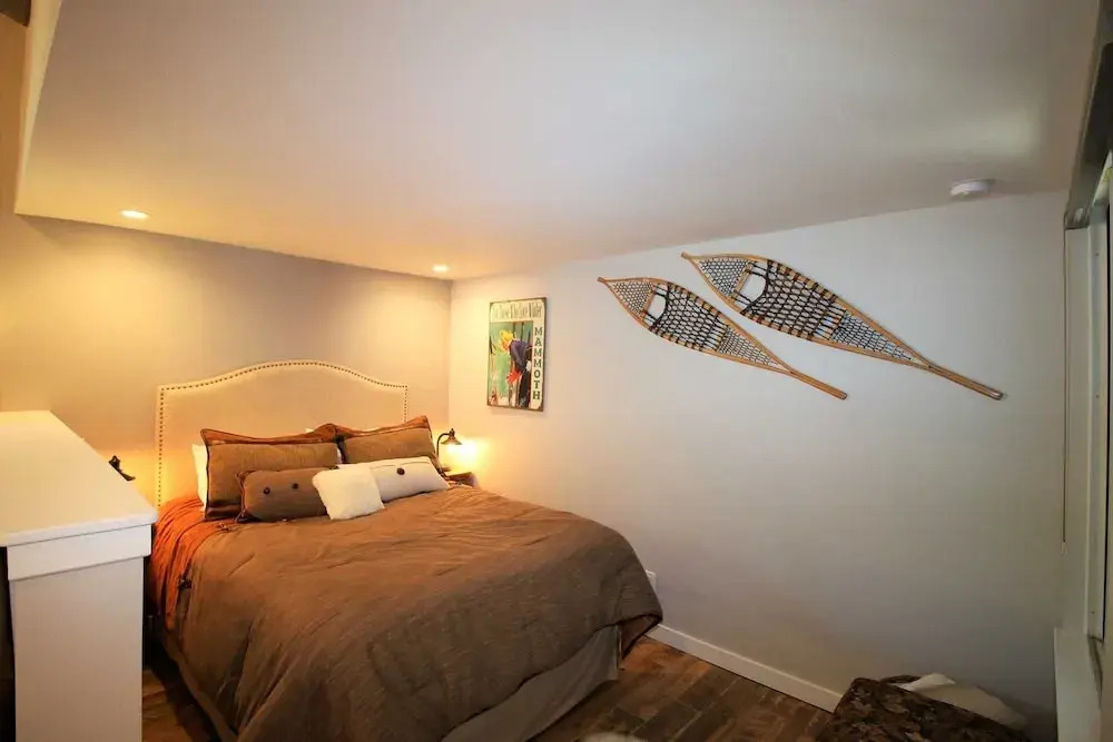 Mammoth Estates Studio Condos - 2 Blocks from The Village Gondola Station