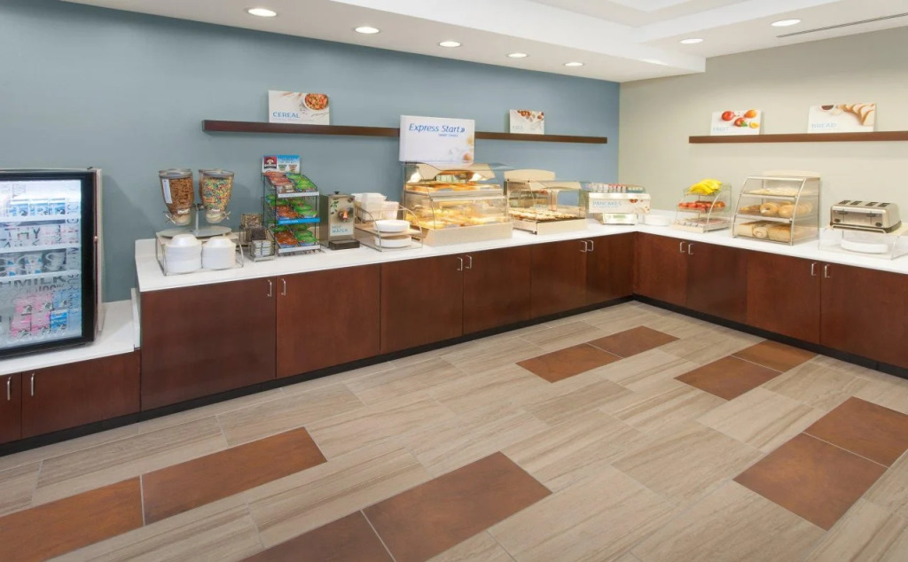 Holiday Inn Express Hotel & Suites Lake Zurich-Barrington by IHG