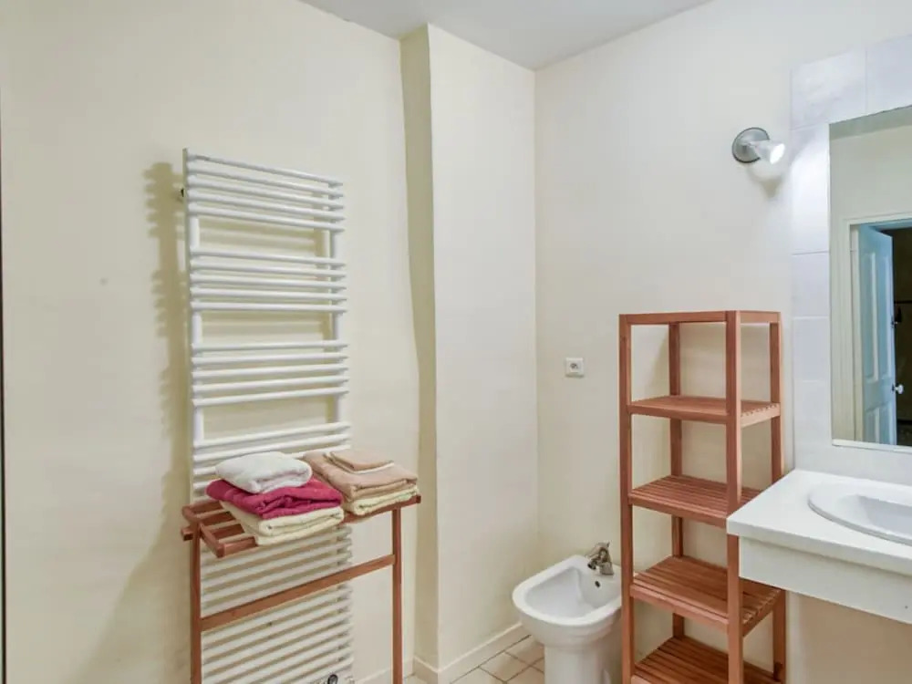 Quaint Holiday Home in Rustrel With Swimming Pool