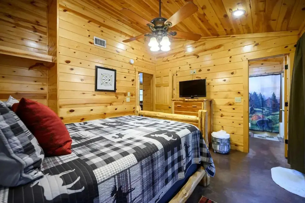 Lost Key  Cabin Stay for 8