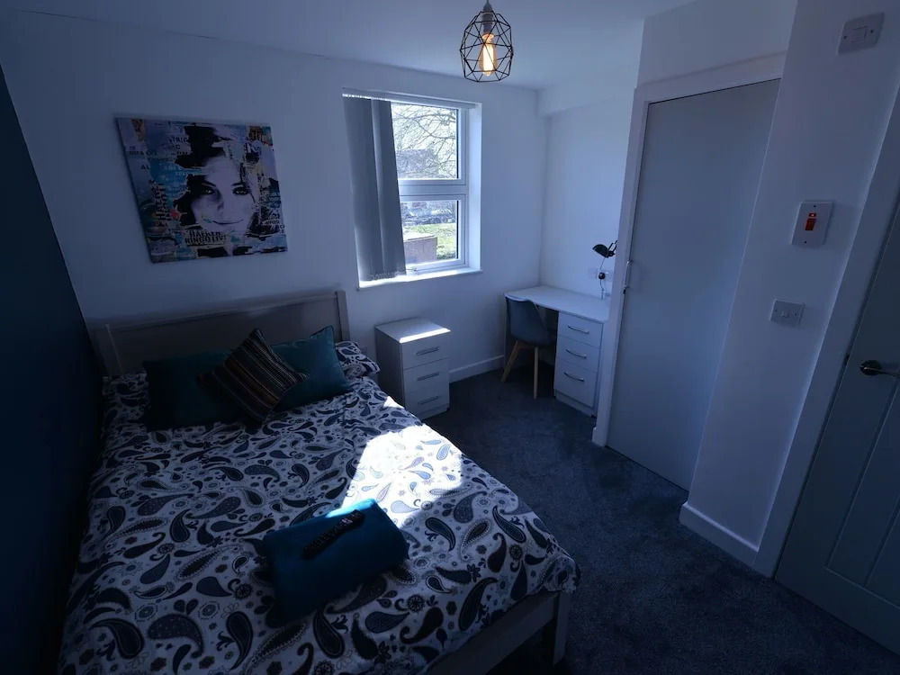 Plush Holiday Home in Coventry Near Coventry University