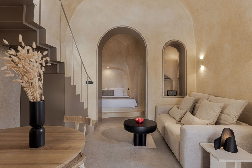 Caldera's Dream Cave House with hot tub