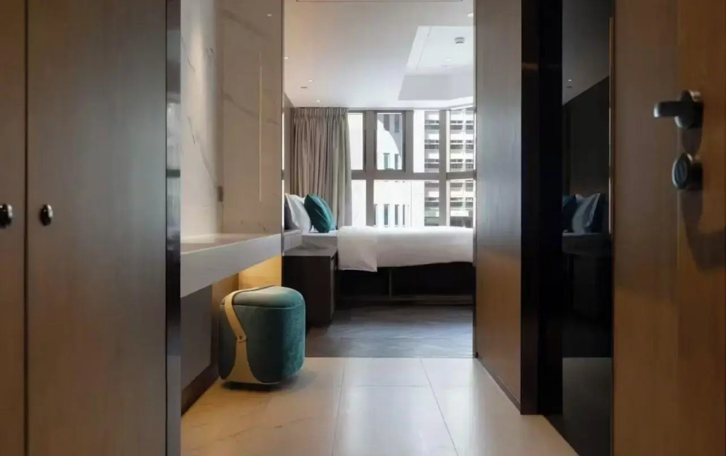 WAKE Concept Hotel