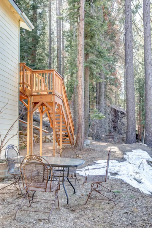 Yosemite Woods Duplex in Yosemite-Upper Unit