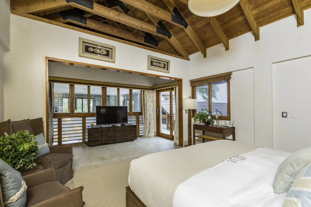 Luxury villa at Cap Cana Resort - Chef, maid, butler and golf cart are included