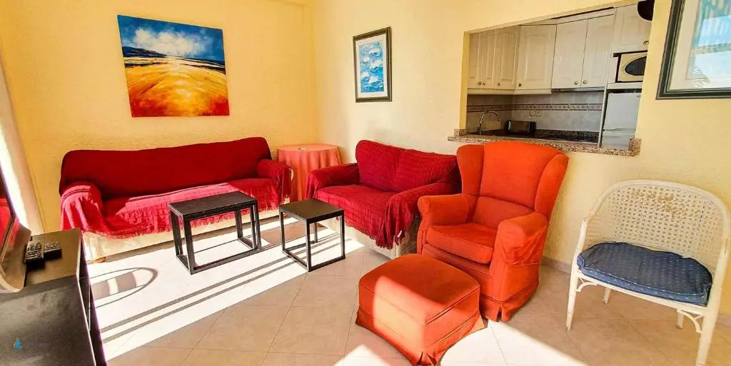 Skol 335. Fantastic Beachfront Apartment Facing South.
