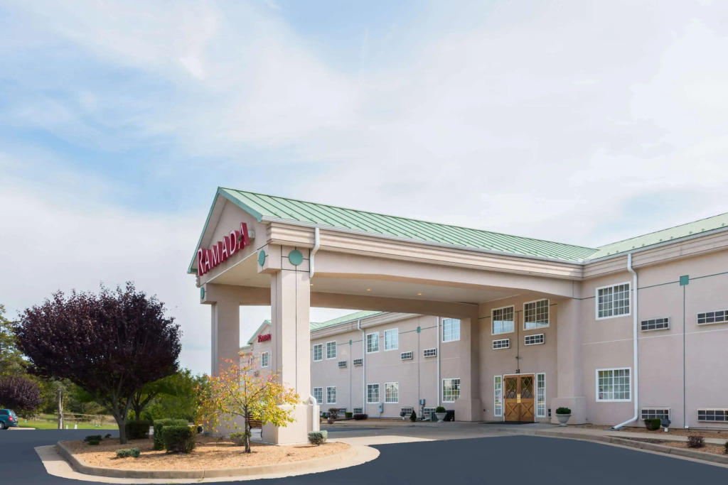 Ramada by Wyndham Strasburg - Shenandoah Valley