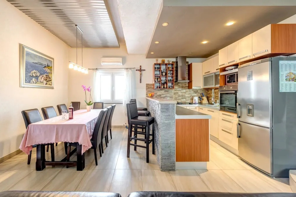 Cozy Home In Poljica Imotska