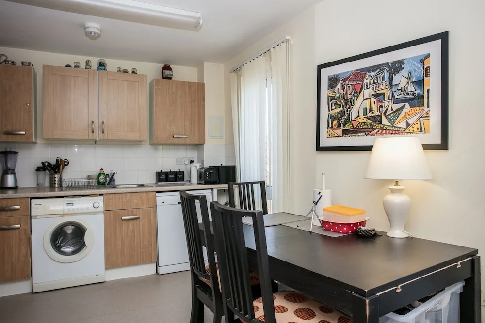 Clapham 1 Bedroom Flat With Balcony