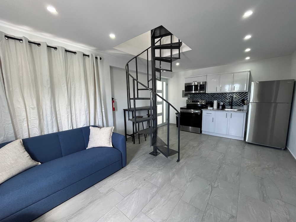 Oceanview Rooftop Escape & Pool