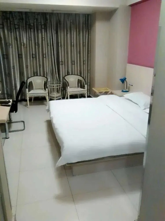Shijiazhuang City Inn