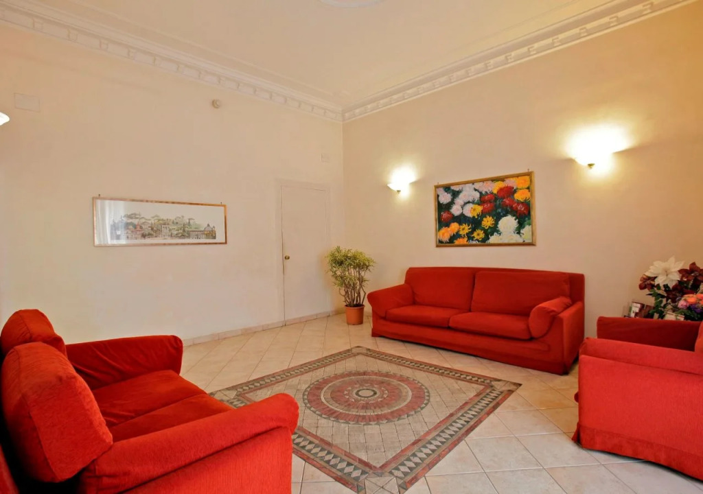 Hotel Embassy