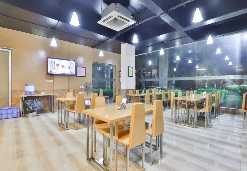 Infocity Club And Resort By OYO Rooms