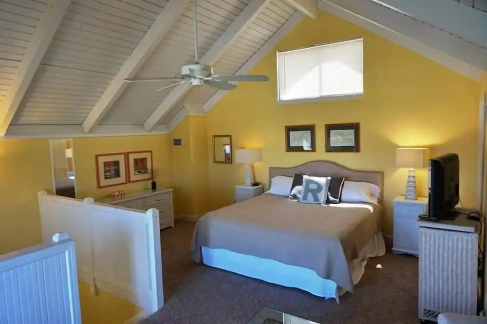 KEN407 5 Bedroom Holiday Home by Marco Naples Vacation Homes