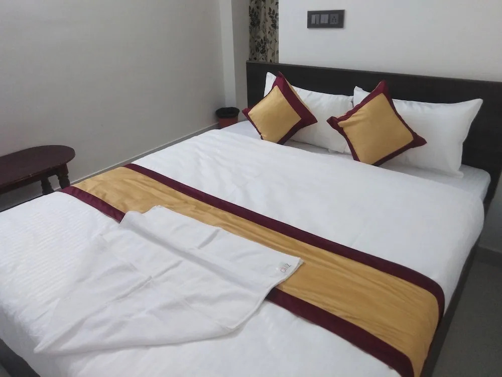 J K Inn Hotel - Urban Express