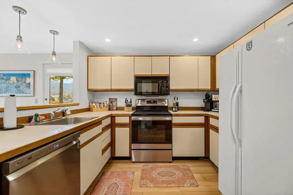 Beautiful 2br/2ba Fall Line Condo W/ Mountain Views, Pool, Hot Tub, Sauna, Shuttle. G6b 2 Bedroom Condo