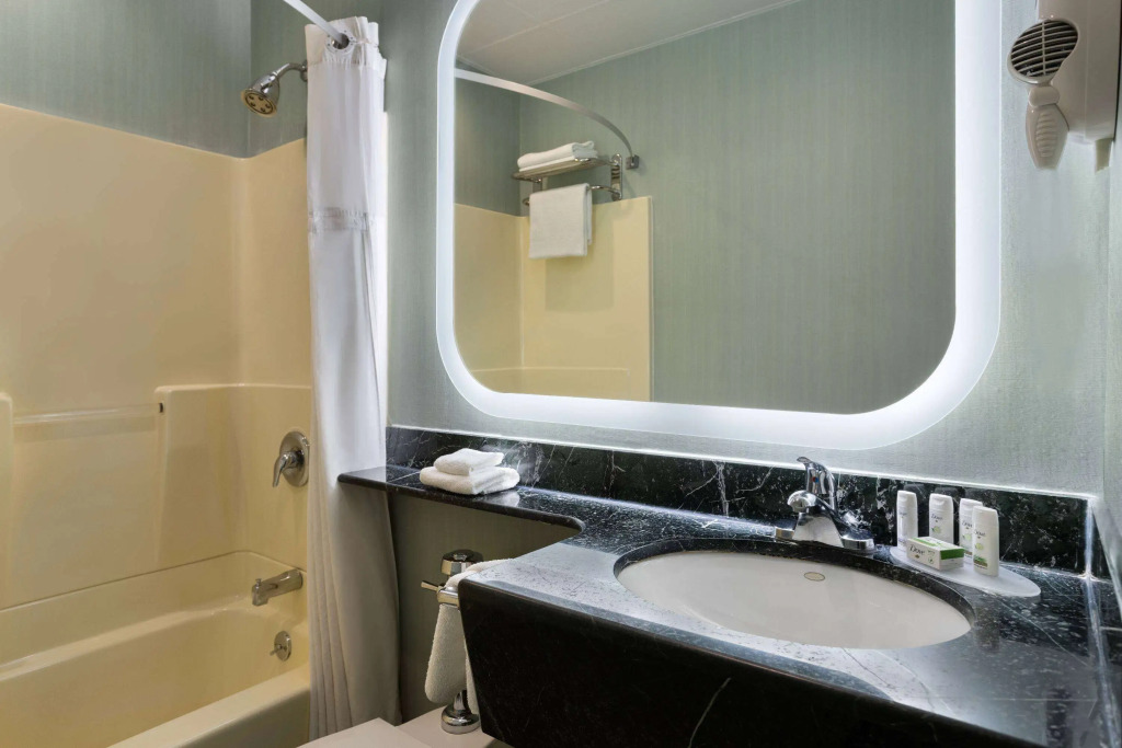 Ramada by Wyndham Bronx