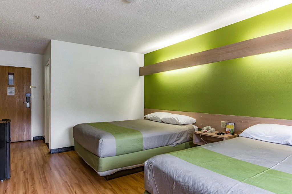 Motel 6-Charlotte, NC - University