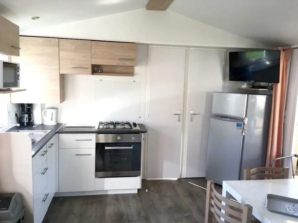 Property With 3 Bedrooms in Les Mathes, With Furnished Garden - 2 km F