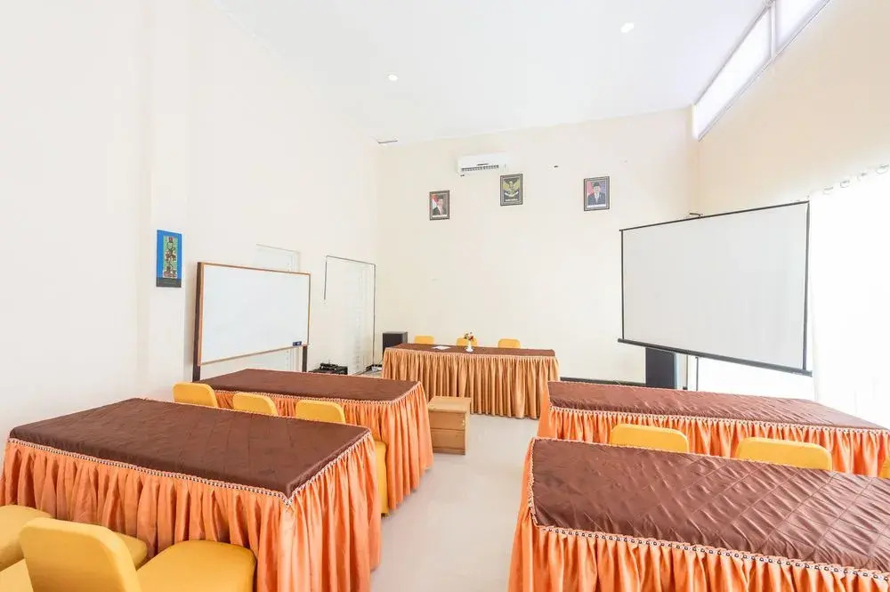 Airy Ulujadi Malonda 76 Palu