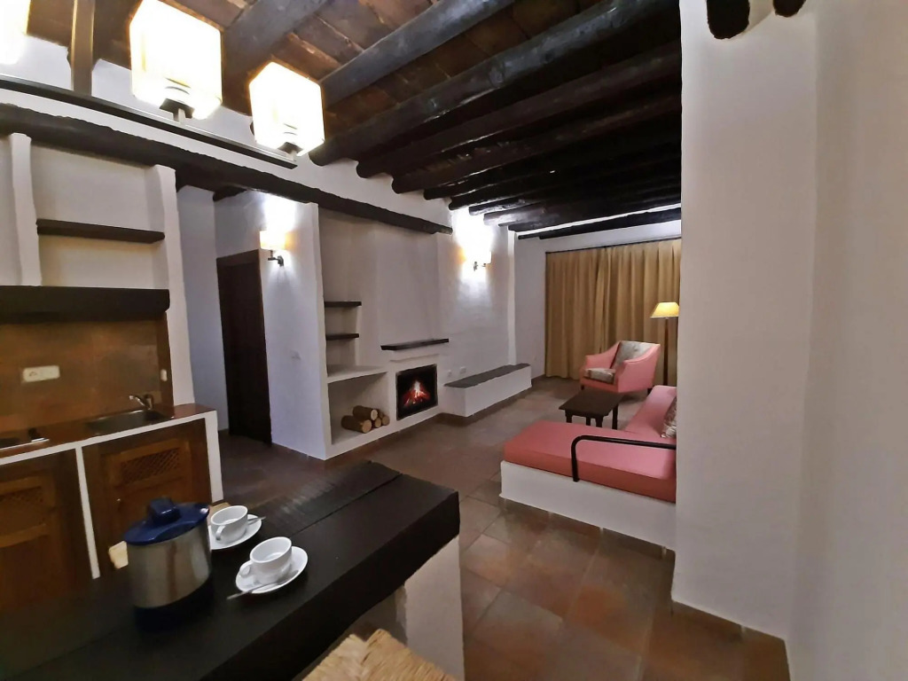 Romantic apartment in Granada with shared pool