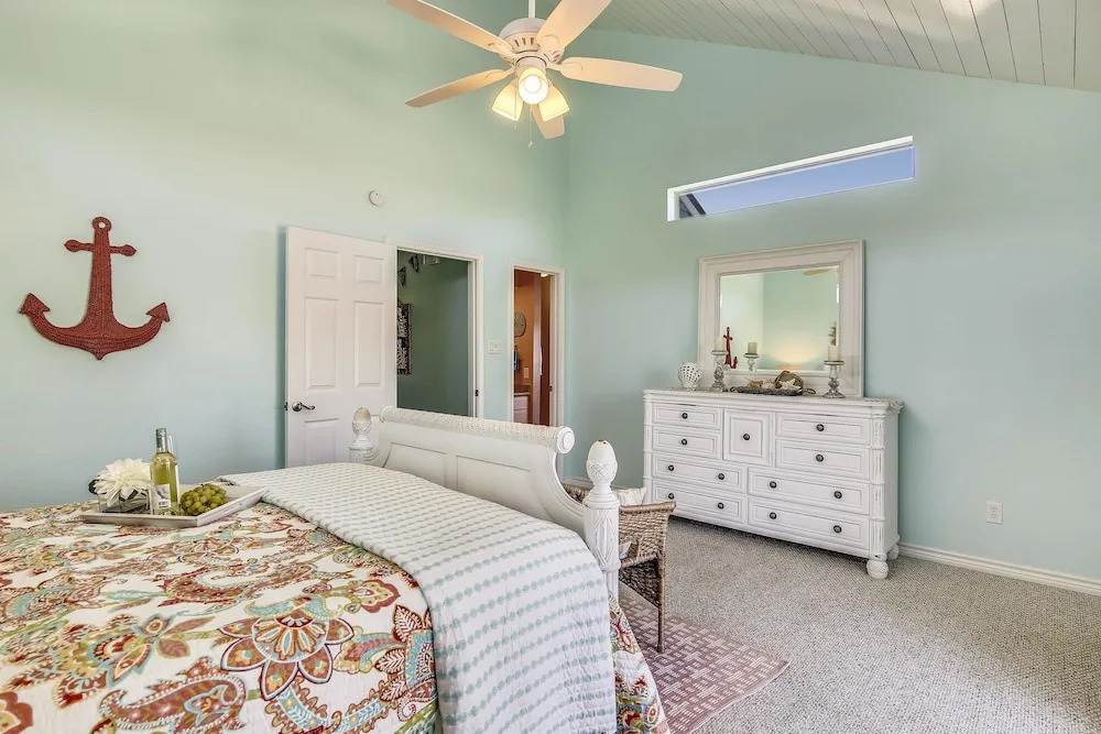 Jamaica Cove 4 Bedrooms 2.5 Bathrooms Home