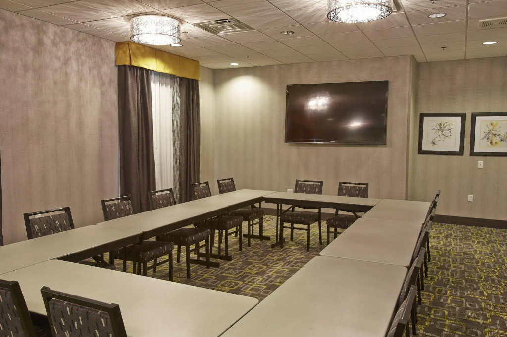 Holiday Inn Express and Suites Madison Central by IHG