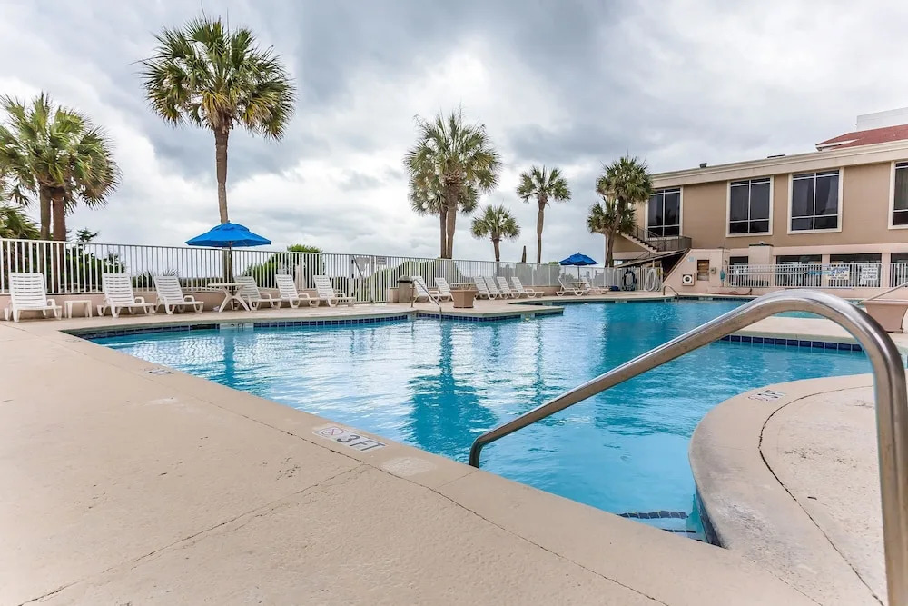 Comfort Inn & Suites Beach Front Central