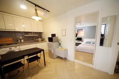 Artist House 9