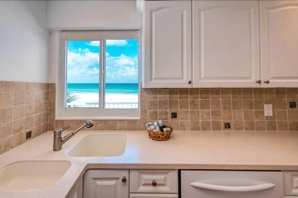 Jamaica Royale - T42 - 2 Br Condo