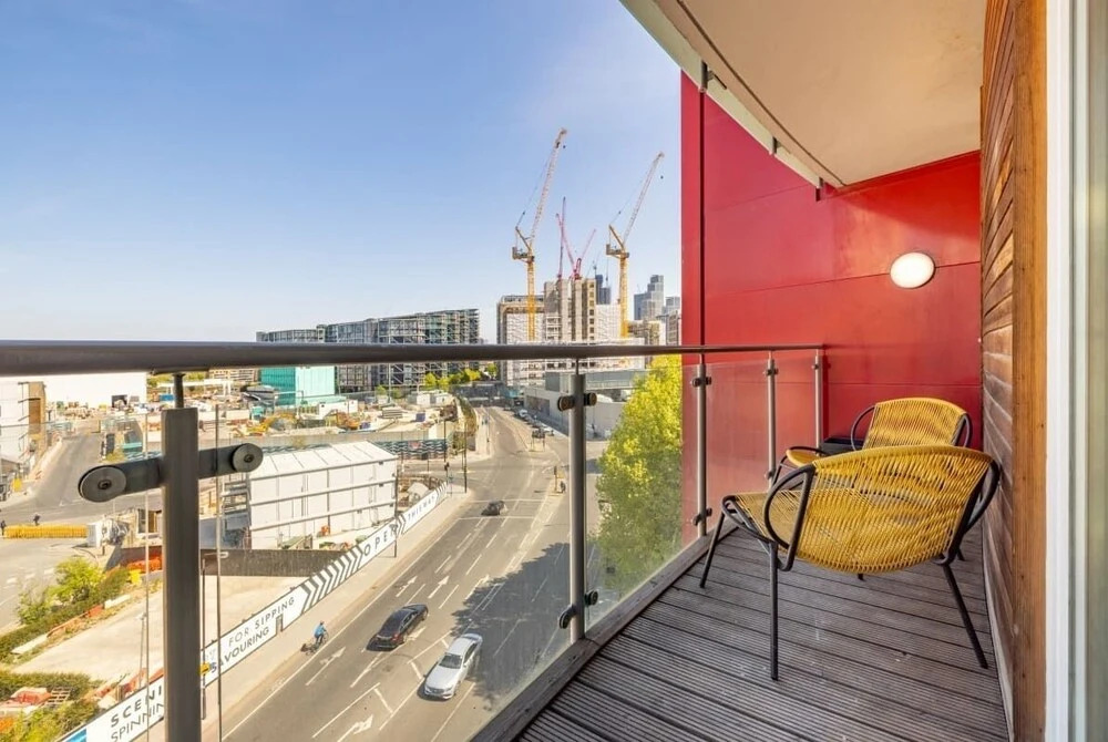 The Nine Elms Lane Arms - Stunning & Bright 2bdr Flat With Balconies