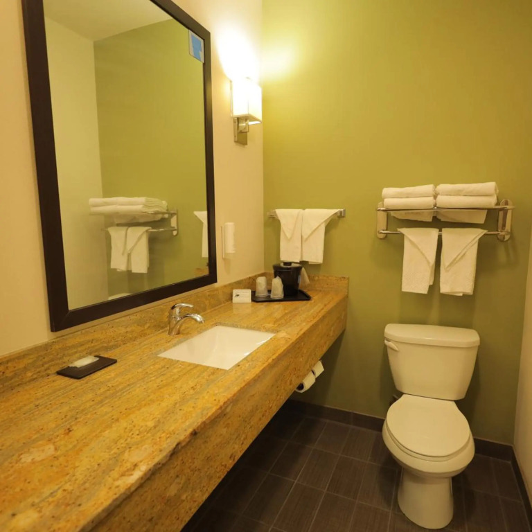 Spark by Hilton Harrisburg East