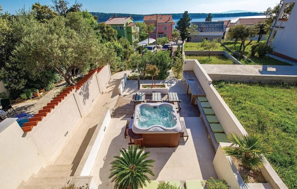 Awesome Home in Barbat with Hot Tub, WiFi, 4 Bedrooms