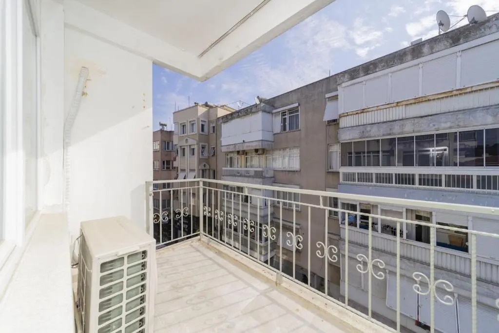 Central Flat Near Seaside In Antalya Muratpasa