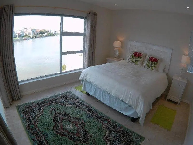 Sunbird-Admiral Island holiday house