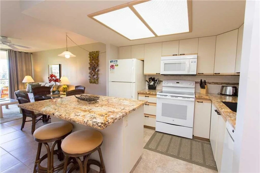 Maui Banyan H503 - One Bedroom Condo with Ocean View