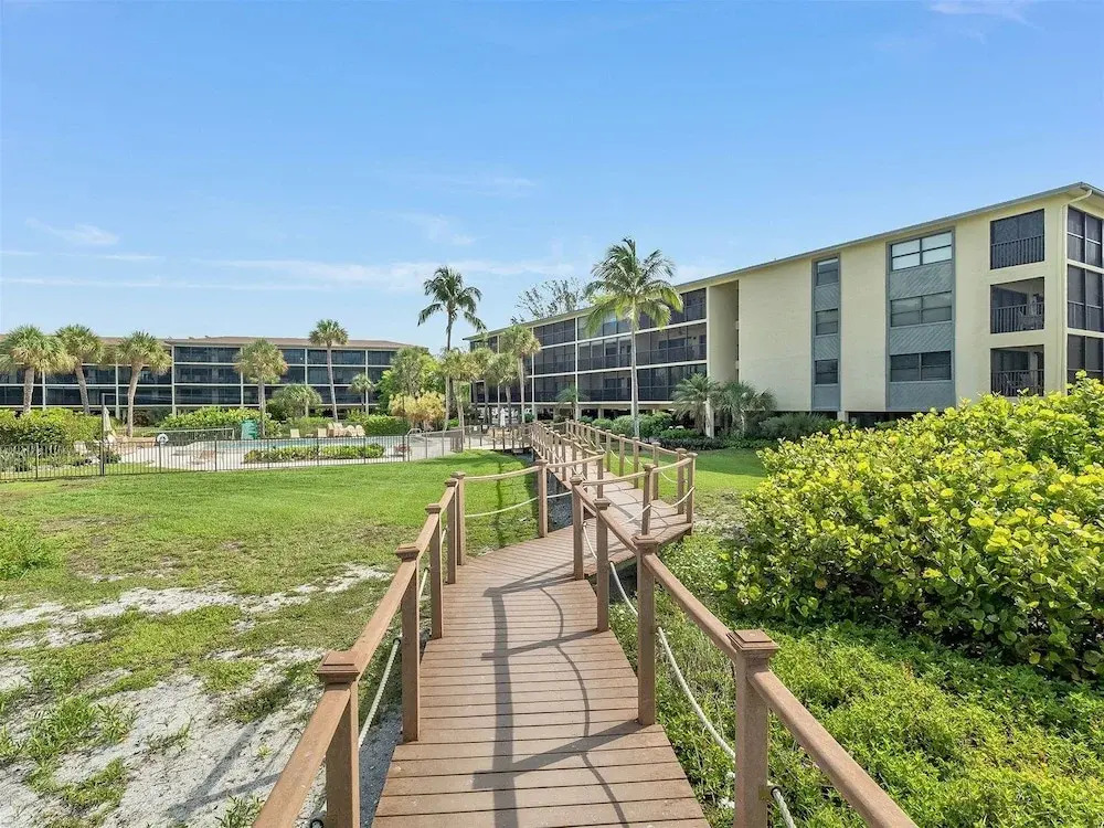 Sand Pointe 212